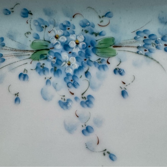 Artist signed hand painted Porcelain blue & gold tray. - Picture 3 of 8